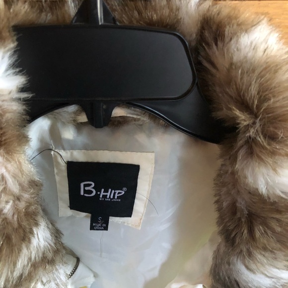 NWOT Faux fur lightweight coat or jacket - Picture 2 of 5